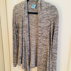 He’s there grey cardi 🔘